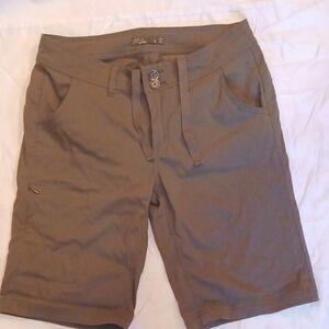 Prana Dark Green Bermudas Casual Knee-Length Shorts
